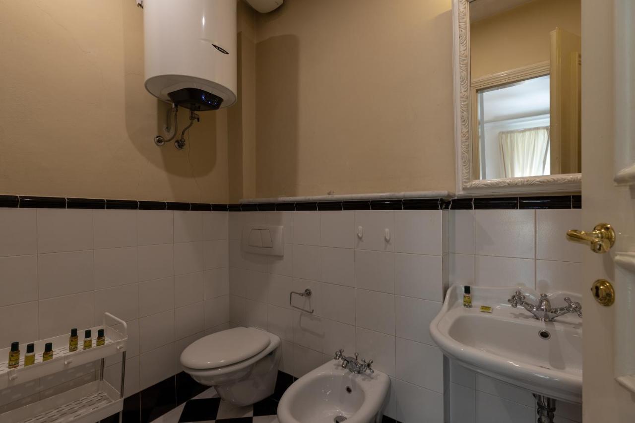 Big Apartment A Stone'S Throw From The Duomo Florence Ngoại thất bức ảnh